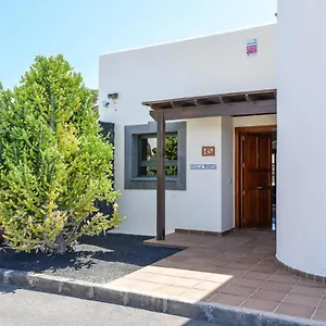 https://villa-marta-playa-blanca-lanzarote.in-canary-islands.com
